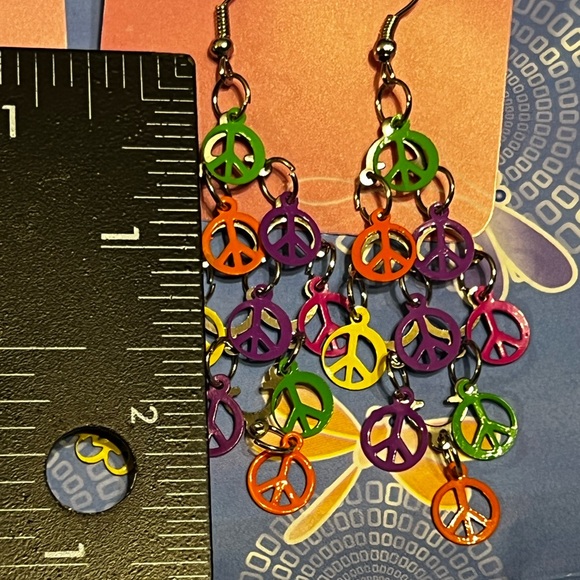 New Two Pairs Vintage Rainbow of Color Peace Signs & Floral Metal Dangle Earring - Picture 8 of 14